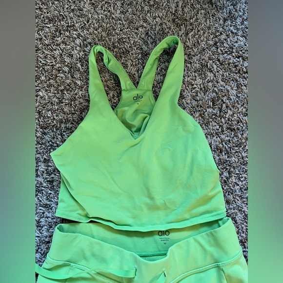 Alo Workout Set - Picture 4 of 8